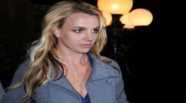 Britney Spears Recalls Paparazzi Umbrella Attack In 'Woman In Me ...